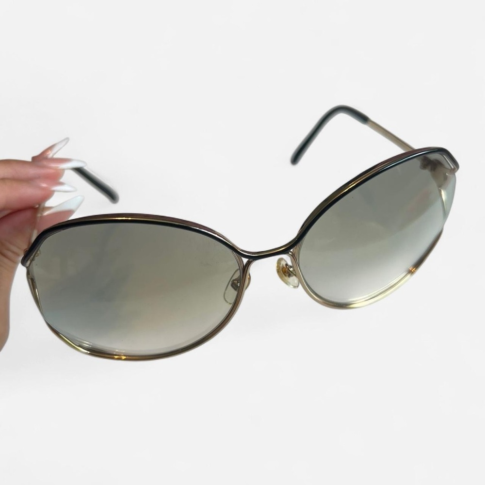 Gucci Women's Silver and Black Sunglasses GG2846 - Picture 5 of 6